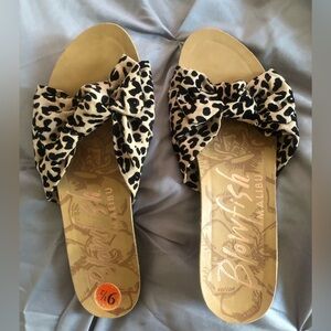 Sandals 🆓